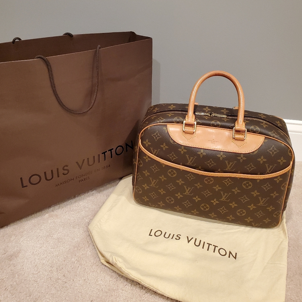 Authentic Louis Vuitton Monogram Deauville
